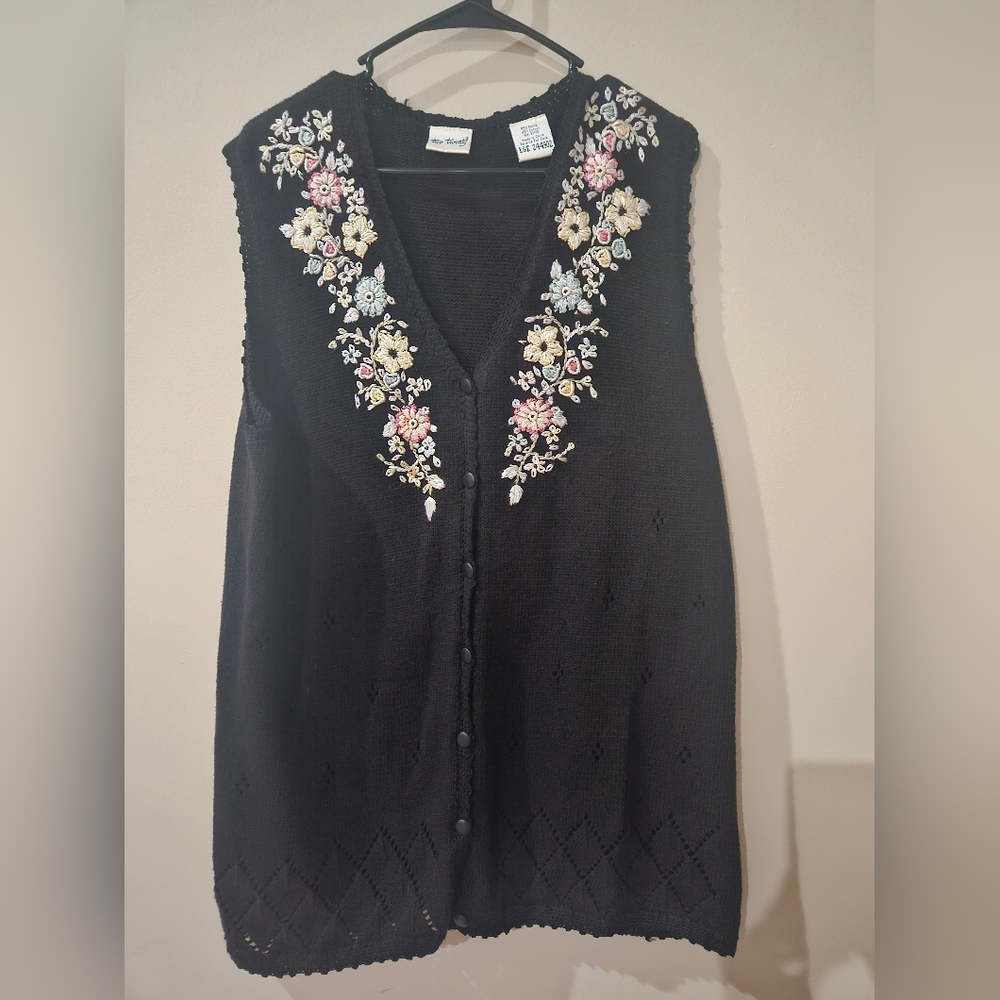 Floral Embroidered Black V-Neck Sweater